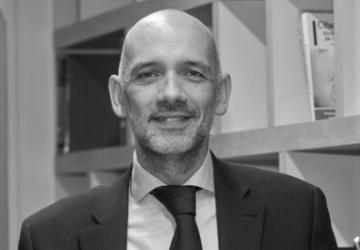  JAVIER CAPARRÓS (DER'97)