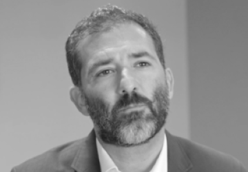 JAVIER PAGÁN (DER'02)